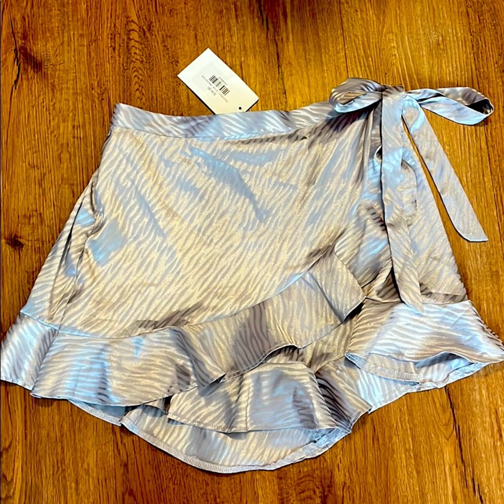 Small Silver/gray zebra print skort/shorts NWT